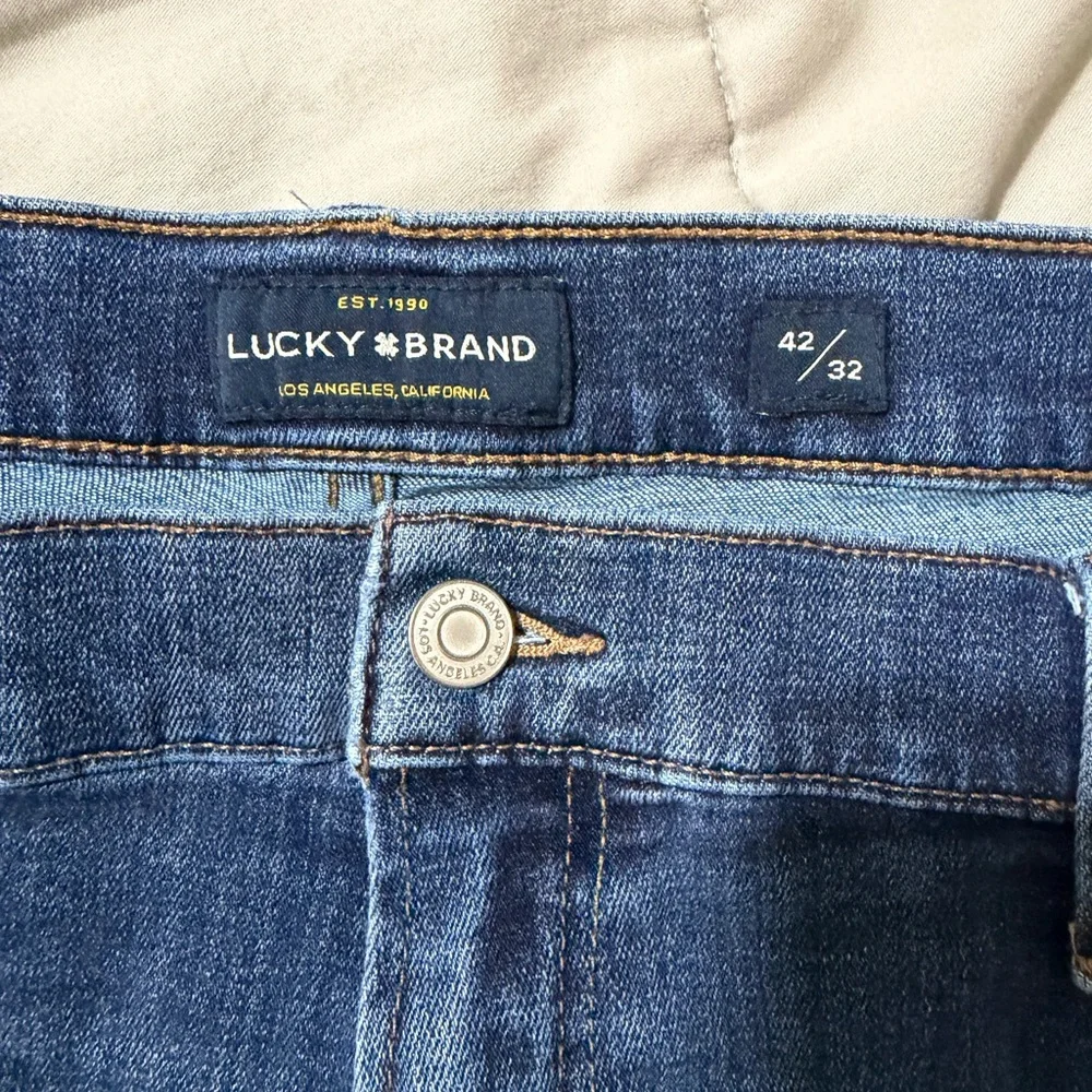 Lucky Brand Dark Blue Straight Leg Jeans Men’s size 42/32